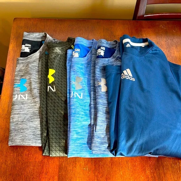 4 Under Armour heat gear short sleeves shirts, 1 adidas long sleeve - Picture 1 of 17